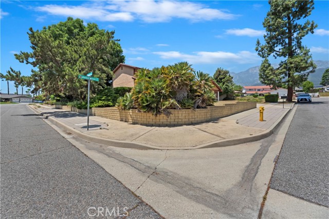 Detail Gallery Image 4 of 64 For 6164 Amberwood Dr, Rancho Cucamonga,  CA 91701 - 4 Beds | 2/1 Baths