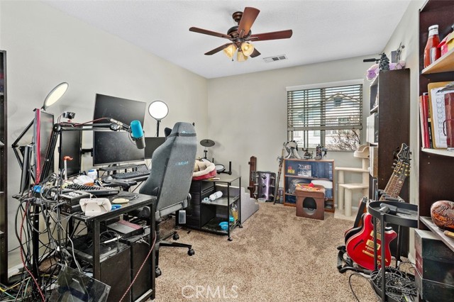 Detail Gallery Image 19 of 39 For 814 Pyramid Ct, Corona,  CA 92880 - 4 Beds | 2/1 Baths