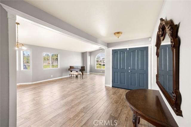 Detail Gallery Image 11 of 67 For 21725 Pinewood, Perris,  CA 92570 - 4 Beds | 3 Baths