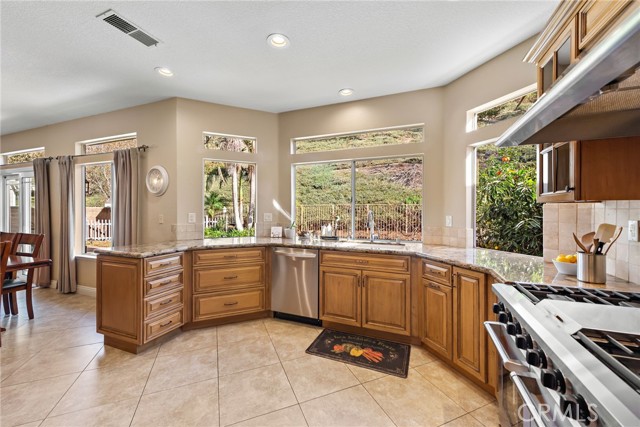 Image 10 of 47 For 20682 Porter Ranch Road