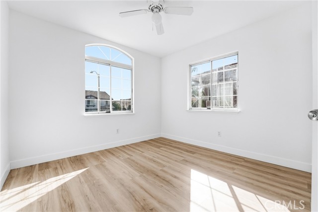 Detail Gallery Image 6 of 33 For 300 Mildred, Perris,  CA 92571 - 4 Beds | 2/1 Baths