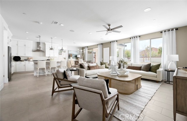 Detail Gallery Image 7 of 14 For 4033 Hudson Ln, Lake Elsinore,  CA 92530 - 3 Beds | 2 Baths