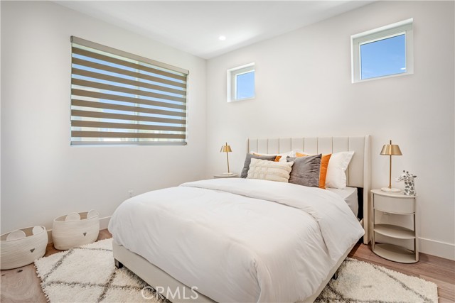 Detail Gallery Image 11 of 46 For 1569 Hi Point St, Los Angeles,  CA 90035 - 3 Beds | 3/1 Baths