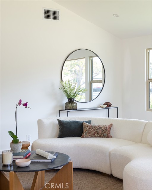 Detail Gallery Image 10 of 42 For 212 E 19th St, Costa Mesa,  CA 92627 - 5 Beds | 4 Baths