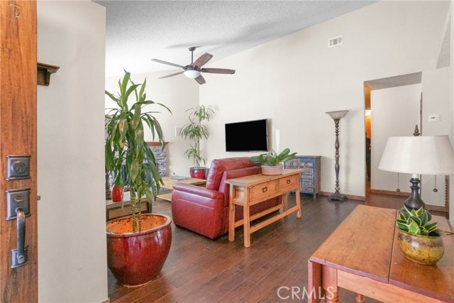 20011 Eccles Street photo 8
