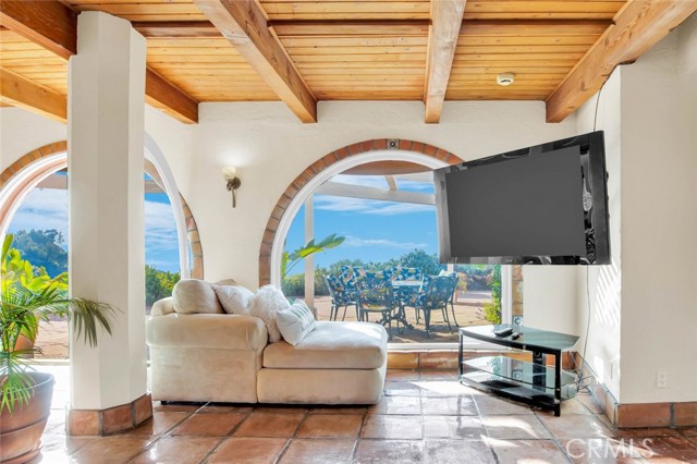 Detail Gallery Image 51 of 74 For 135 Loma Metisse Rd, Malibu,  CA 90265 - 5 Beds | 3/1 Baths