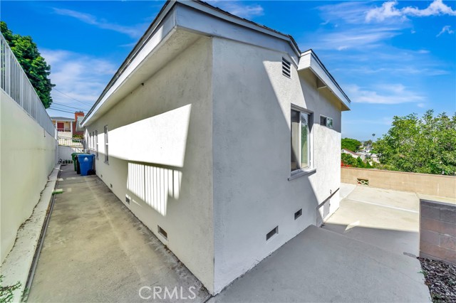 661 W 26th Street, San Pedro CA: https://media.crmls.org/medias/abf72891-0908-430d-87f5-edc05bc1ceab.jpg