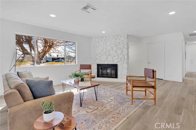 Detail Gallery Image 10 of 54 For 14450 Jicarilla, Apple Valley,  CA 92307 - 3 Beds | 2 Baths