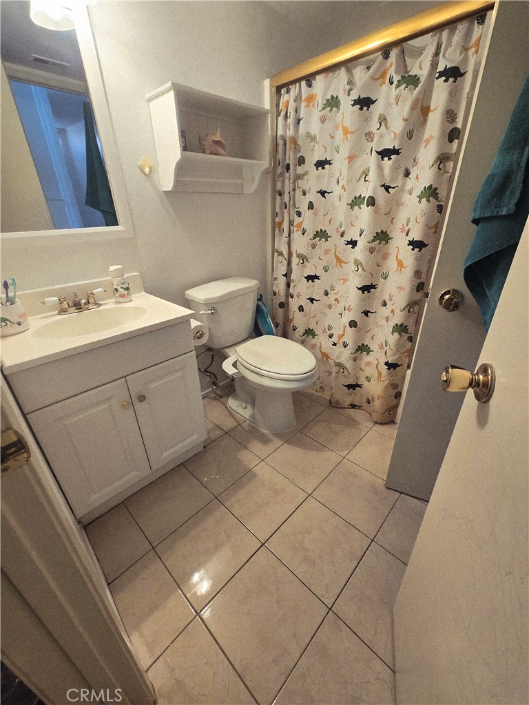 https://media.crmls.org/medias/abf895b4-da42-4910-950b-9aa66793c199.jpg?preset=X-Large