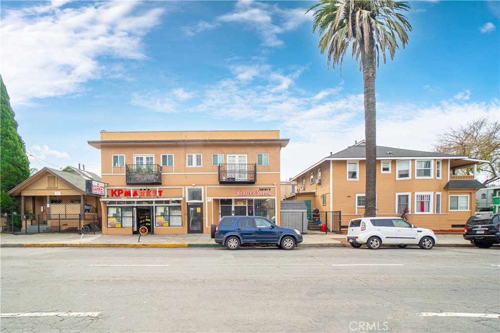 SingleFamilyResidence at 406 E 7th