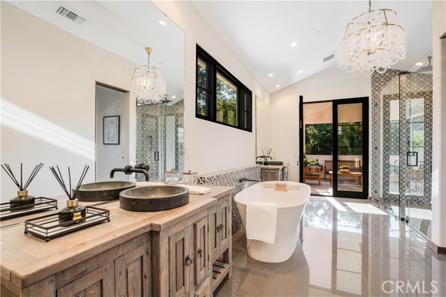 Detail Gallery Image 13 of 54 For 6451 Chesebro Rd, Agoura Hills,  CA 91301 - 6 Beds | 6/1 Baths