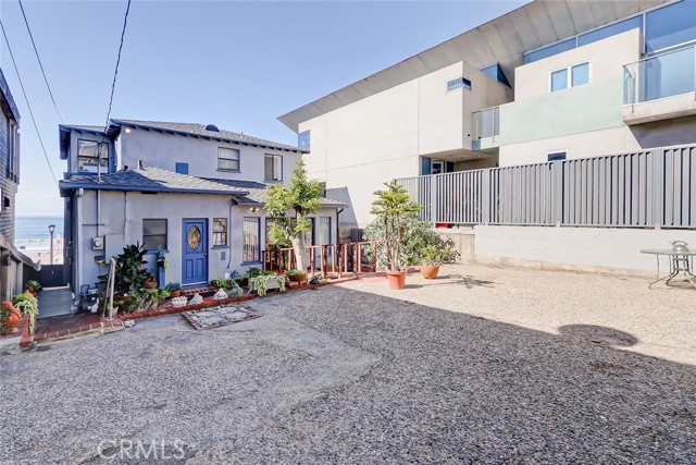 4104 The Strand, Manhattan Beach, California 90266, 3 Bedrooms Bedrooms, ,2 BathroomsBathrooms,Residential,Sold,The Strand,SB21240143