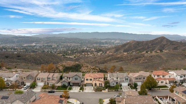 Detail Gallery Image 2 of 60 For 18348 Cachet, Canyon Country,  CA 91350 - 5 Beds | 5 Baths