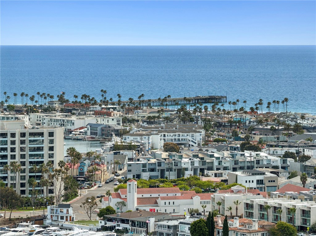 https://media.crmls.org/medias/abfc1a3f-48b3-44ec-9650-7b7e5429758c.jpg?preset=X-Large