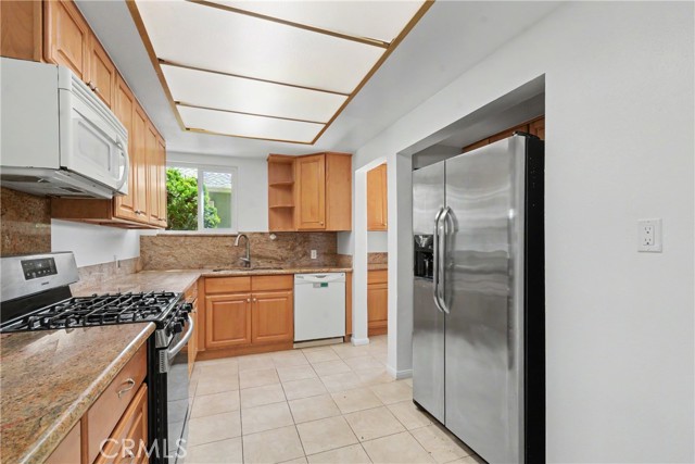 Detail Gallery Image 18 of 45 For 4055 Alla Rd, Los Angeles,  CA 90066 - 5 Beds | 3 Baths