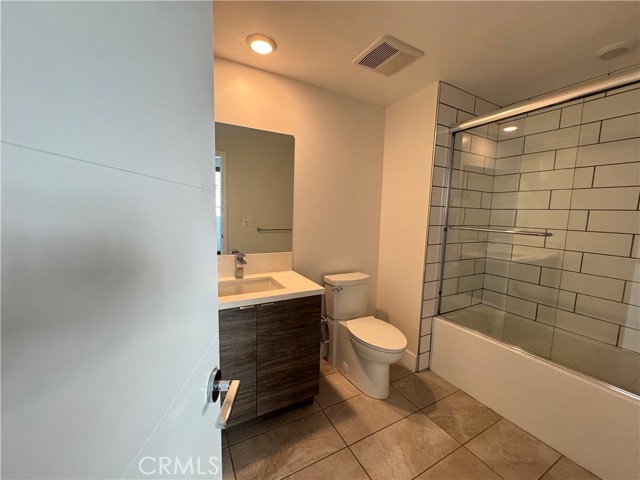 Detail Gallery Image 27 of 34 For 4383 N Sepulveda Blvd, Sherman Oaks,  CA 91403 - 2 Beds | 2 Baths