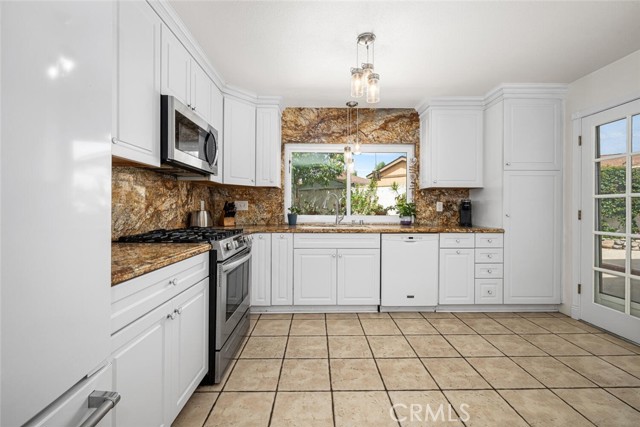 Image 3 of 55 For 590 Espanita