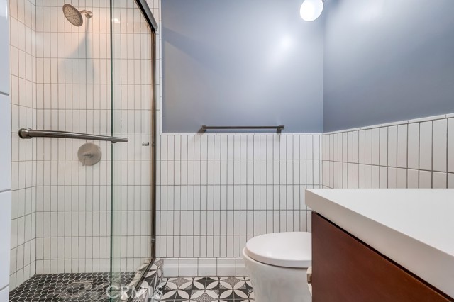 6715 E Ocean Boulevard, Long Beach CA: https://media.crmls.org/medias/abfca695-4ee0-460b-aee0-344210c00c77.jpg