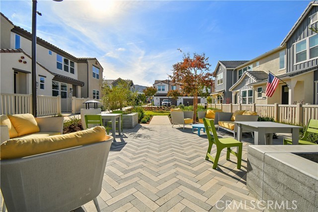 Detail Gallery Image 4 of 34 For 3962 Lavine Way #111,  Corona,  CA 92883 - 3 Beds | 2/1 Baths