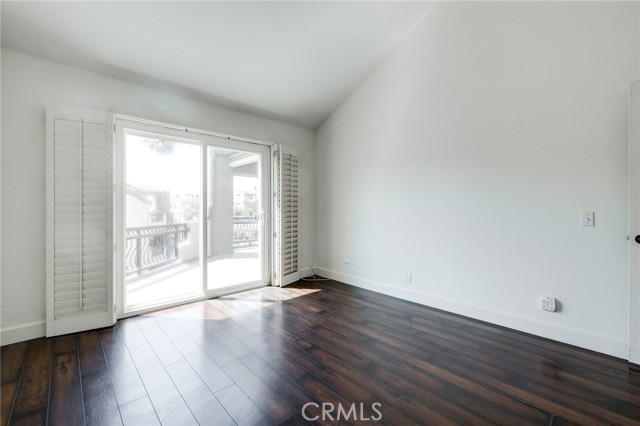 Detail Gallery Image 9 of 16 For 430 Lake St #304,  Huntington Beach,  CA 92648 - 2 Beds | 2 Baths