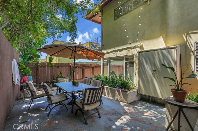 Detail Gallery Image 8 of 25 For 4268 Troost, Studio City,  CA 91604 - 2 Beds | 2 Baths