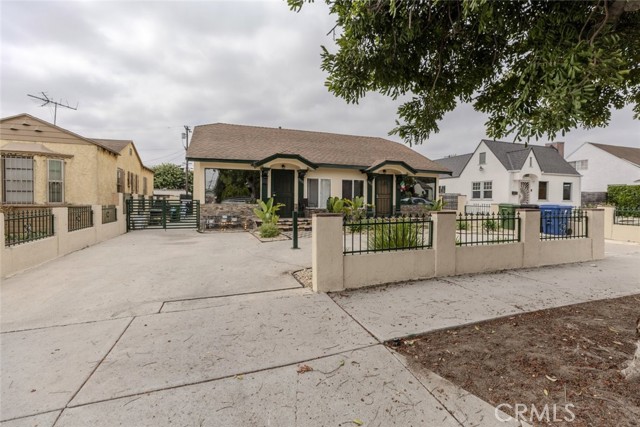 3632 W 59th Street, Los Angeles CA: https://media.crmls.org/medias/abfd9225-81b1-42bc-93fa-b0a97cb8ded9.jpg