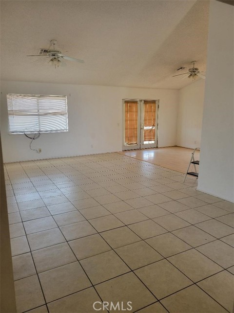 1217 Lill Hill Drive, Needles CA: https://media.crmls.org/medias/abfe06b5-ea7c-4e74-a817-937559dc87b9.jpg
