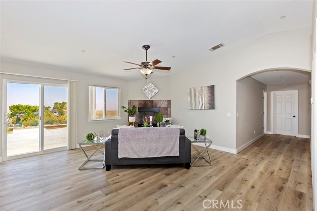 32776 Zircon Road, Lucerne Valley CA: https://media.crmls.org/medias/abfe6d45-c4f7-499d-873b-1c4ab4401b91.jpg