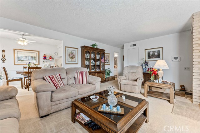 7340 Corsican Drive, Huntington Beach CA: https://media.crmls.org/medias/abfeebc8-72c2-43c6-8907-cb149b334e55.jpg