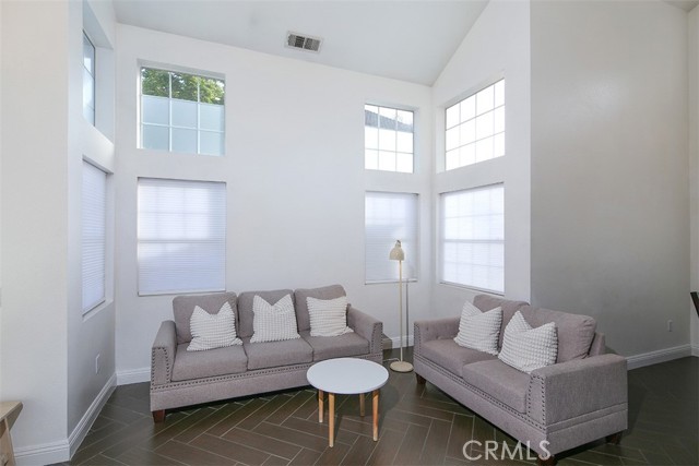 Detail Gallery Image 7 of 27 For 11000 Kimberly, Montclair,  CA 91763 - 3 Beds | 2/1 Baths