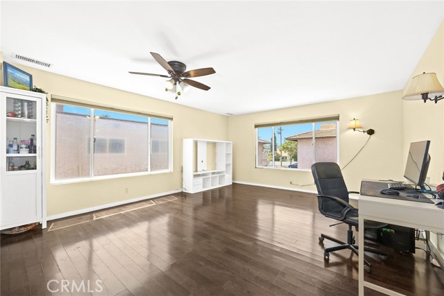 Detail Gallery Image 9 of 31 For 410 N Alhambra Ave #E,  Monterey Park,  CA 91755 - 2 Beds | 1/1 Baths