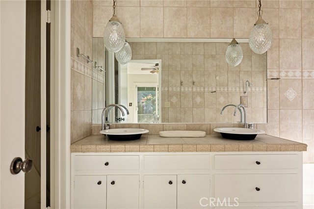 Detail Gallery Image 20 of 36 For 180 Grass Valley #37,  Lake Arrowhead,  CA 92352 - 2 Beds | 2 Baths