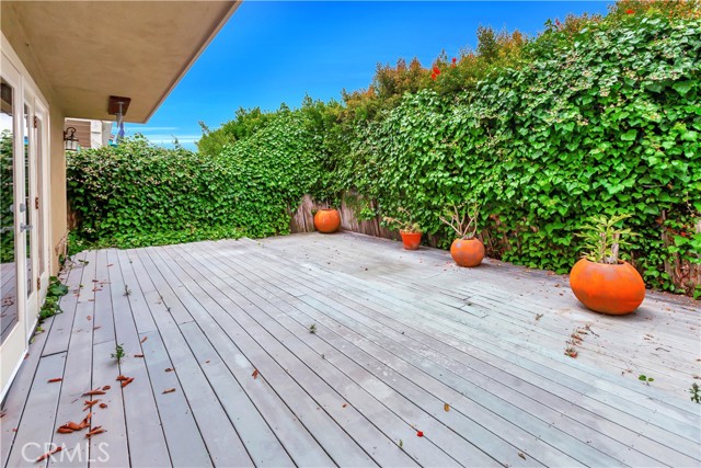 176 Sunset Terrace, Laguna Beach CA: https://media.crmls.org/medias/ac004687-1b83-4602-a5a8-d1f50e15c0e7.jpg