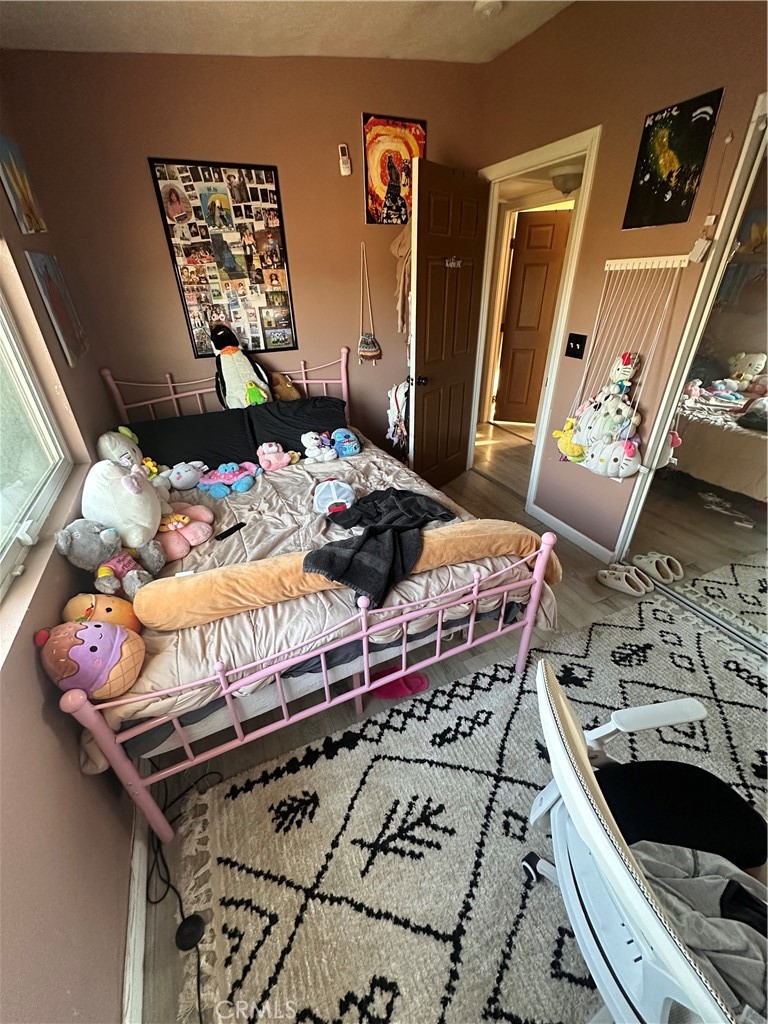 https://media.crmls.org/medias/ac00bdb4-e5ed-487b-ad12-20fd5a830765.jpg?preset=X-Large