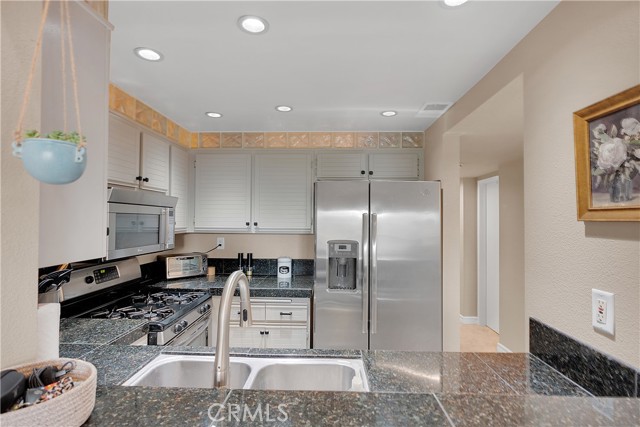 Detail Gallery Image 11 of 41 For 24151 Del Monte #348,  Valencia,  CA 91355 - 2 Beds | 2 Baths