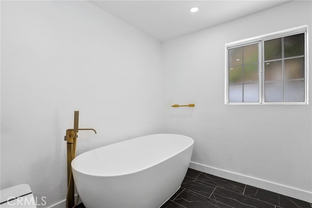 Detail Gallery Image 21 of 34 For 12635 Dorina Pl, Granada Hills,  CA 91344 - 5 Beds | 3/1 Baths