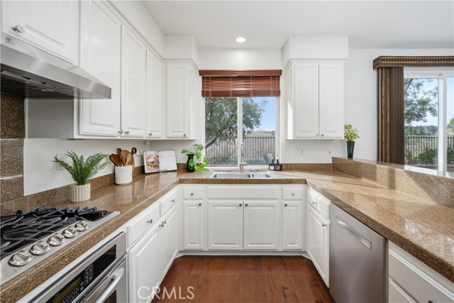 Detail Gallery Image 11 of 37 For 24125 Willowbrooke Ct, Valencia,  CA 91354 - 4 Beds | 3 Baths