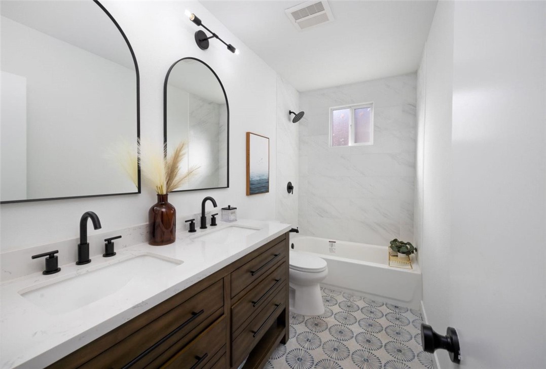 Detail Gallery Image 6 of 21 For 1426 W 90th Pl, Los Angeles,  CA 90047 - 3 Beds | 2 Baths