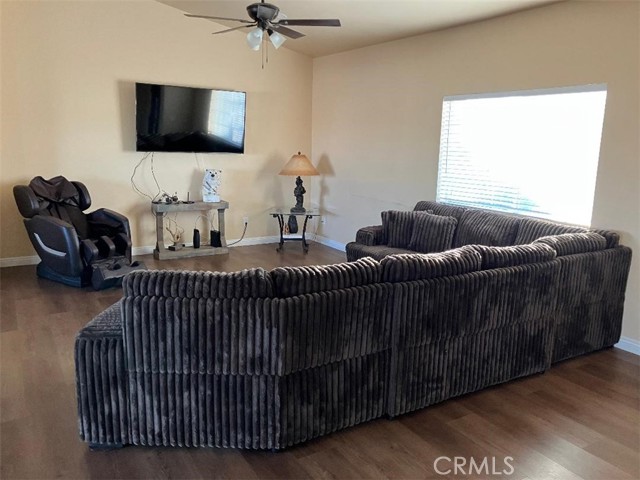 13207 El Rio Road, Victorville CA: https://media.crmls.org/medias/ac017b34-f23b-4d83-ae12-b3f0ba9ffda6.jpg