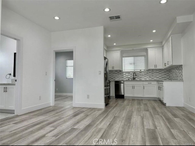 Detail Gallery Image 19 of 23 For 11918 Dehougne #2,  North Hollywood,  CA 91605 - 4 Beds | 3 Baths