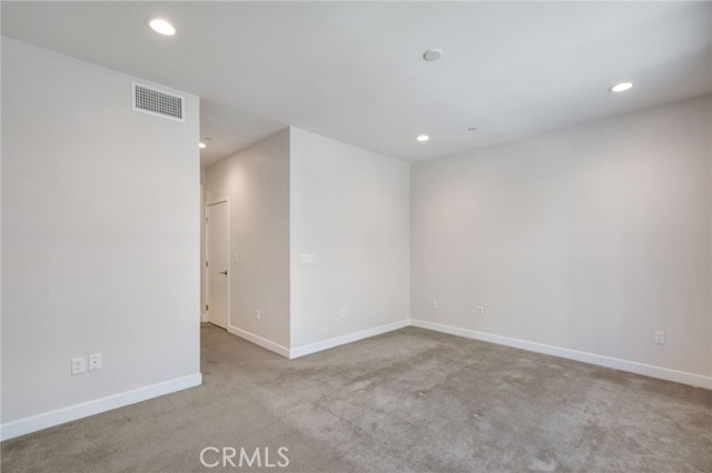 225 Elm Avenue, Long Beach CA: https://media.crmls.org/medias/ac0286b7-15fe-465c-a8e9-3cc40d698950.jpg