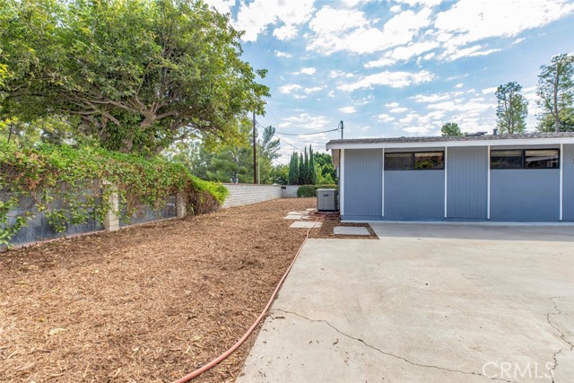 Detail Gallery Image 8 of 56 For 17400 Fairland Ct, Granada Hills,  CA 91344 - 3 Beds | 2 Baths