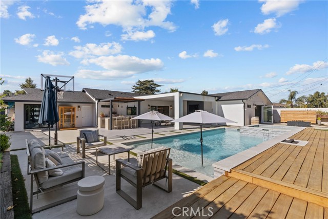 240 W Gainsborough Road, Thousand Oaks CA: https://media.crmls.org/medias/ac0346c4-a6df-45f2-87cf-b2d507a09d03.jpg
