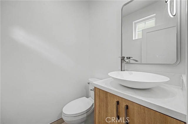 Detail Gallery Image 23 of 29 For 2205 Marshalfield #B,  Redondo Beach,  CA 90278 - 4 Beds | 3/1 Baths