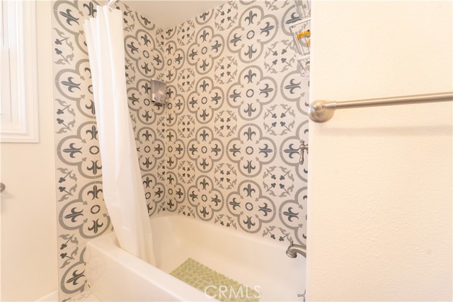 8326 Sanger Avenue, Whittier CA: https://media.crmls.org/medias/ac04a146-d6bb-4201-9346-fa95617aae5f.jpg