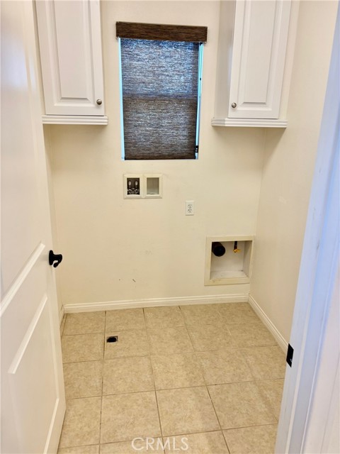 Detail Gallery Image 20 of 33 For 435 Golden Bear Ln, Upland,  CA 91786 - 4 Beds | 2/1 Baths
