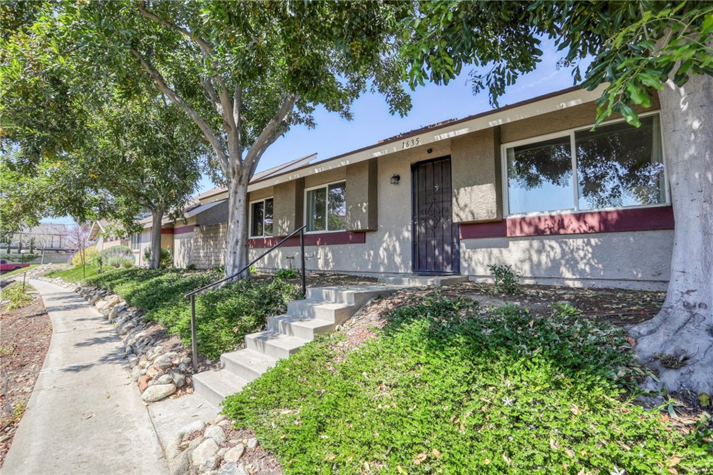 1635 Carmel Circle West