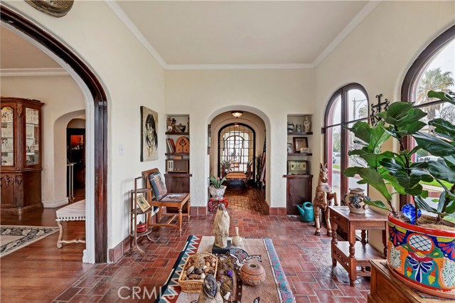 Image 18 of 73 For 4202 University