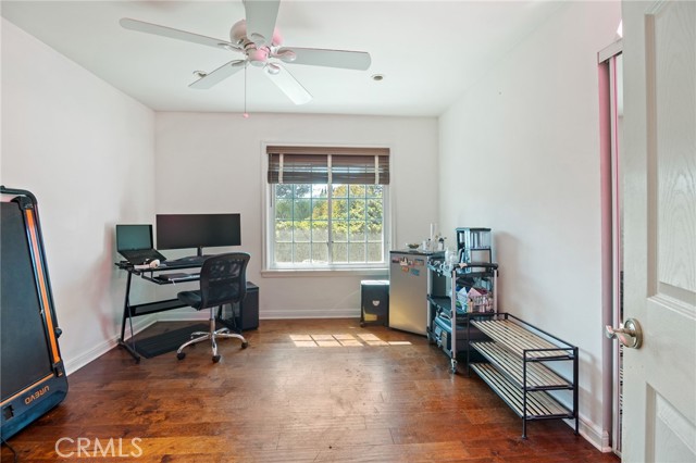 23900 Darbun Drive, Newhall CA: https://media.crmls.org/medias/ac05b9ff-b87d-46a4-9687-69002366e16f.jpg