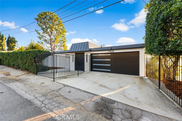 Detail Gallery Image 56 of 75 For 7426 Mulholland Dr, Los Angeles,  CA 90046 - 2 Beds | 2 Baths